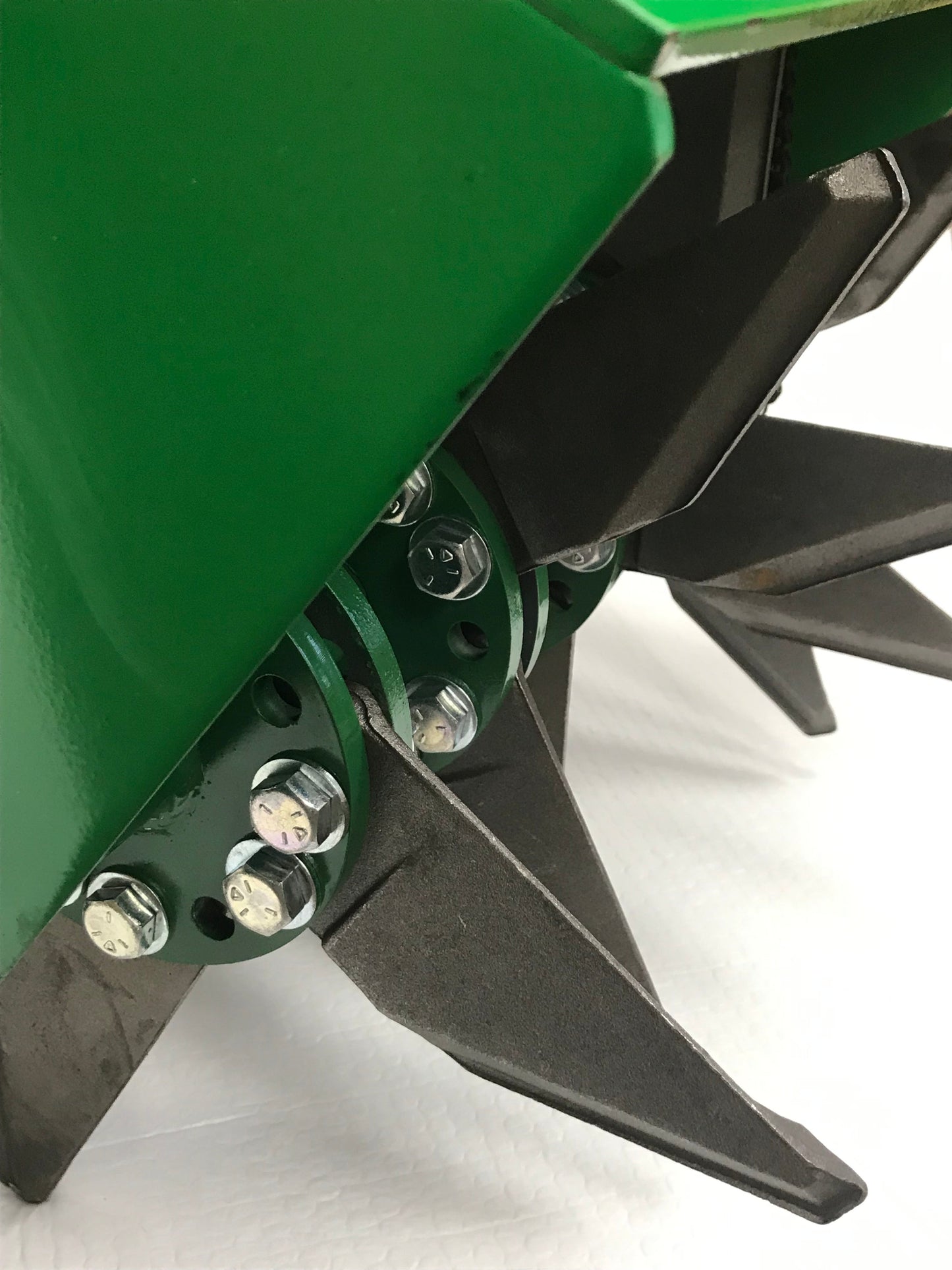 Fracture tine for aerators